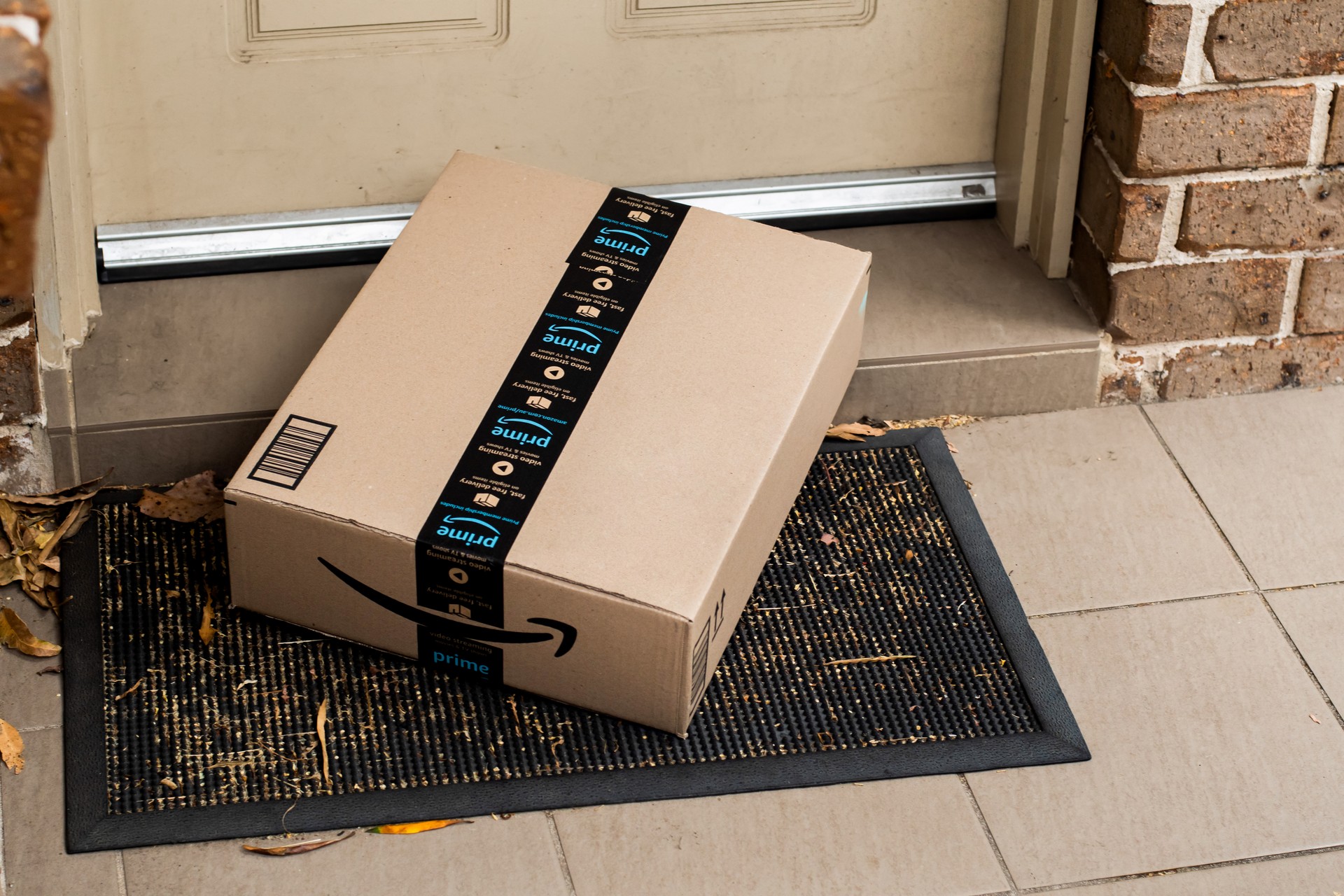 EVELANDO Fast and secure shipping
